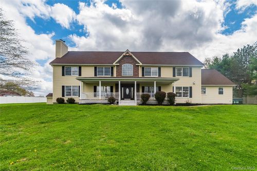 107 Dunthorne Dr, Bloomingburg, NY, 12721-3018 | Card Image