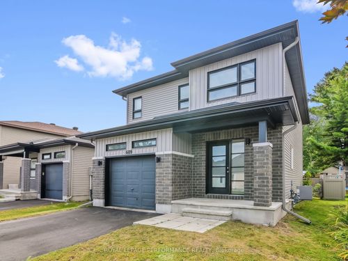 609 Robert St, Rockland, ON, K4K0J8 | Card Image