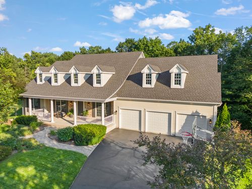 750 Fox Run Dr, Geneva, IL, 60134-2866 | Card Image