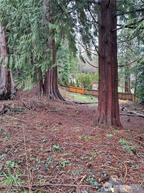 210 W St James Pl, Longview, WA, 98632-9547 | Card Image