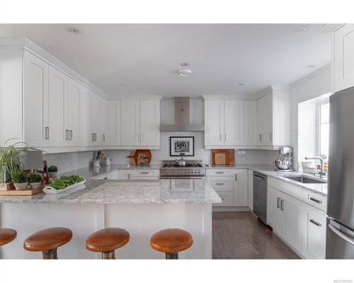 1045 Ravensbourne Lane, Qualicum Beach, BC, V9K1N1 | Card Image