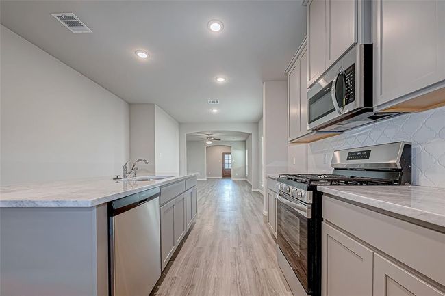 27076 Badger Way, House other with 3 bedrooms, 2 bathrooms and 2 parking in Magnolia TX | Image 21