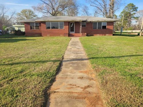 806 E 1st, Hughes Springs, TX, 75656-3757 | Card Image