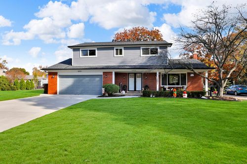 53374 Cheshire Dr, Shelby Township, MI, 48316-2713 | Card Image