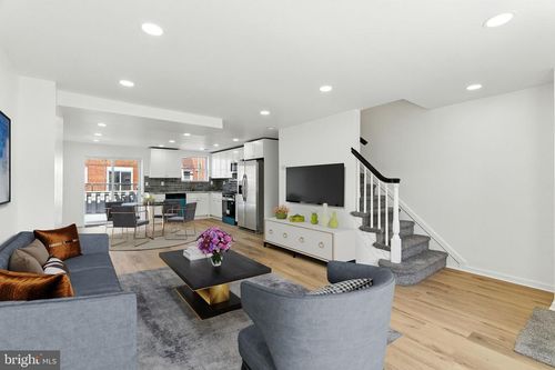 7643 Gilbert St, PHILADELPHIA, PA, 19150-2605 | Card Image