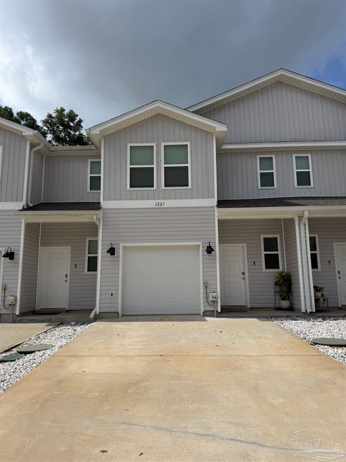 1227 Fairchild Village Dr, Pensacola, FL, 32504-6498 | Card Image