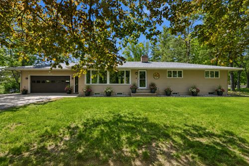 7344 26th St Ne, Willmar, MN, 56201-9136 | Card Image