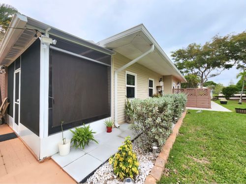 200 E Hemingway Cir, Margate, FL, 33063-5364 | Card Image