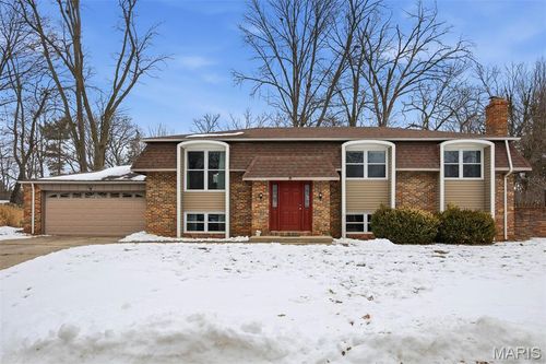 221 Jubaka Dr, Fairview Heights, IL, 62208-3442 | Card Image