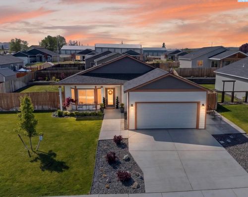 1508 12th St, Benton City, WA, 99320-5518 | Card Image