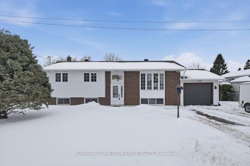 2620 Denise Ave, Navan, ON, K4B1J8 | Card Image