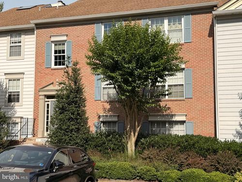 301-12101 Greenwood Ct, FAIRFAX, VA, 22033-2540 | Card Image