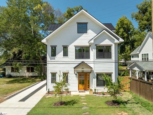 5 Winn St, Greenville, SC, 29601-1443 | Card Image