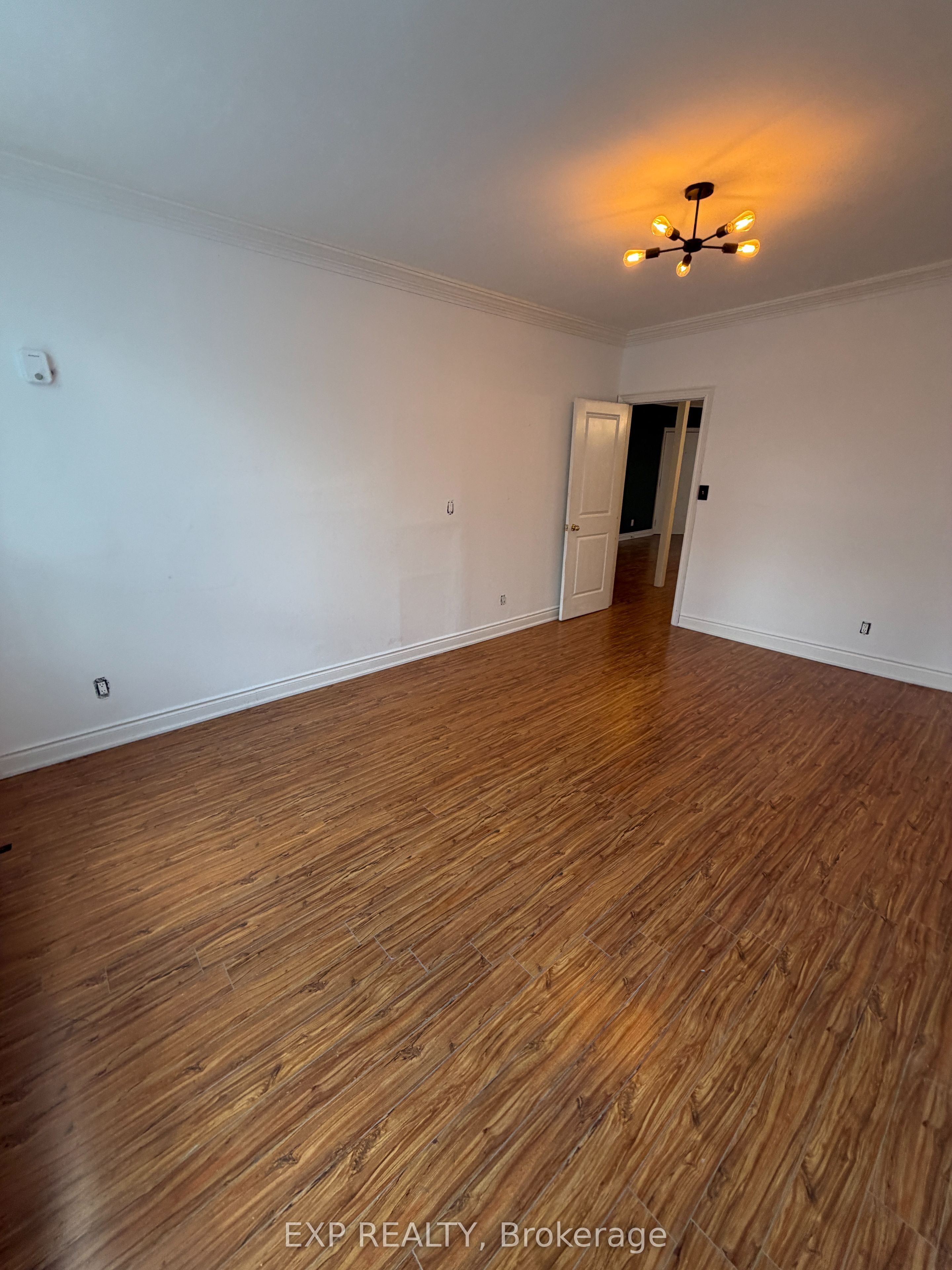 Residential Lease in Toronto W02 5