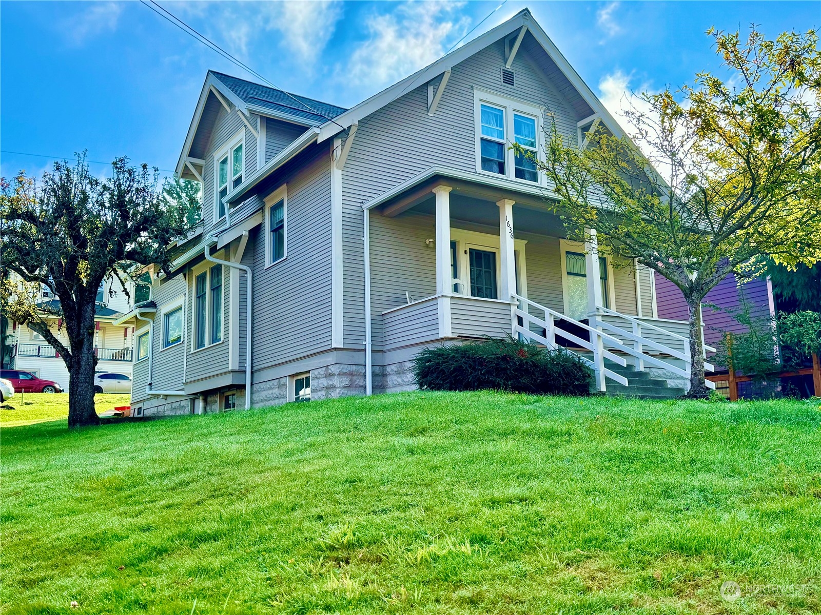 Grant St, Bellingham, WA 98225