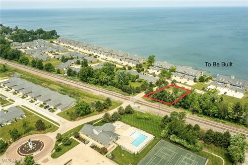 102 Whispering Shores Dr, Vermilion, OH, 44089 | Card Image