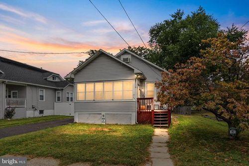 15 N Poplar Ave, Maple Shade, NJ, 08052-2605 | Card Image