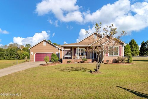 8413 Brightleaf Pl, Saint Pauls, NC, 28384-9400 | Card Image