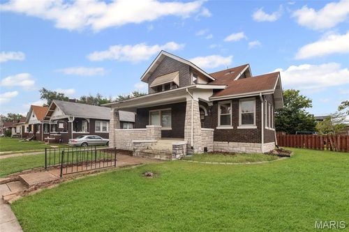 622 Alhambra Ct, East Saint Louis, IL, 62205-2113 | Card Image