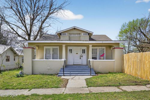 605 Cleveland Ave, Baxter Springs, KS, 66713-1146 | Card Image