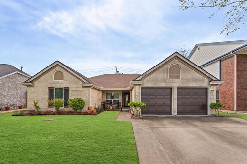 3823 Redbud Dr, La Porte, TX, 77571-4319 | Card Image