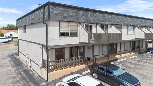 5-5912 W Hefner Rd, Oklahoma City, OK, 73162-4945 | Card Image