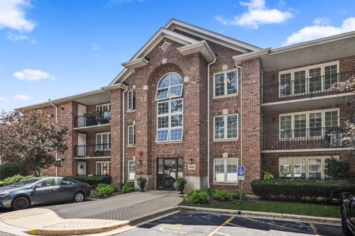 102-5645 S Cass Avenue, Westmont, IL, 60559 | Card Image