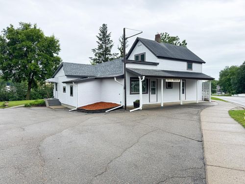 702 E Beech Ave, Fergus Falls, MN, 56537-1626 | Card Image