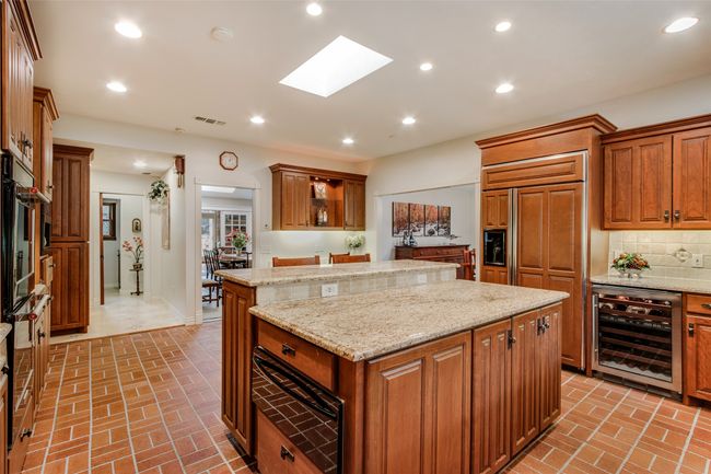 625 Estates Dr, House other with 5 bedrooms, 5 bathrooms and null parking in Copper Canyon TX | Image 13