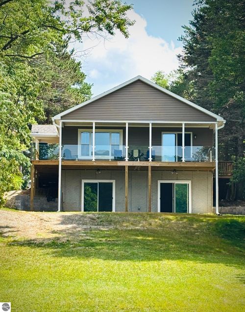 4859 Rushton Rd, Central Lake, MI, 49622-9509 | Card Image