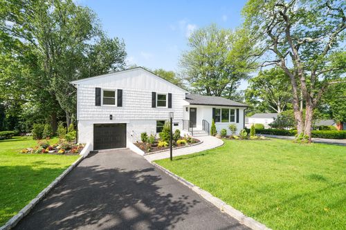 2 Danby Pl, Yonkers, NY, 10710-1302 | Card Image