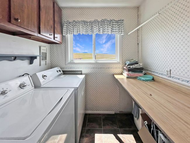 Main Floor Laundry | Image 14
