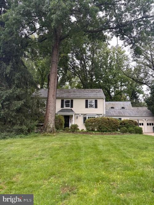 8209 Burning Tree Rd, BETHESDA, MD, 20817-2908 | Card Image