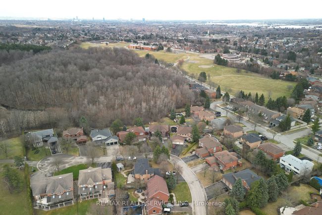 15 Brookbank Crt, House other with 4 bedrooms, 4 bathrooms and 4 parking in Brampton ON | Image 35