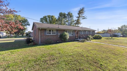 210 E Petty Ln, Winchester, TN, 37398-1208 | Card Image