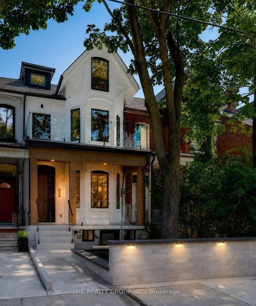 385 Manning Ave, Toronto, ON, M6G2V6 | Card Image