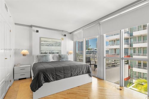 704-101 Ocean Dr, Miami Beach, FL, 33139-7212 | Card Image