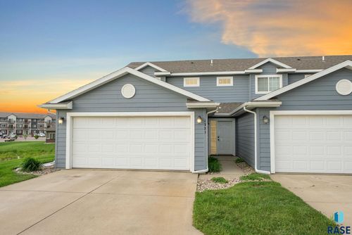 1323 N Fir Pl, Sioux Falls, SD, 57107-1072 | Card Image