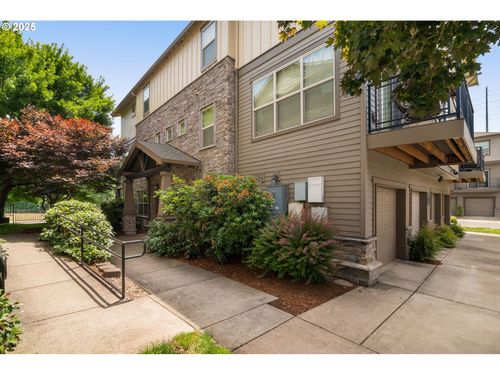 608 Ne Adwick Dr, Beaverton, OR, 97006-9201 | Card Image