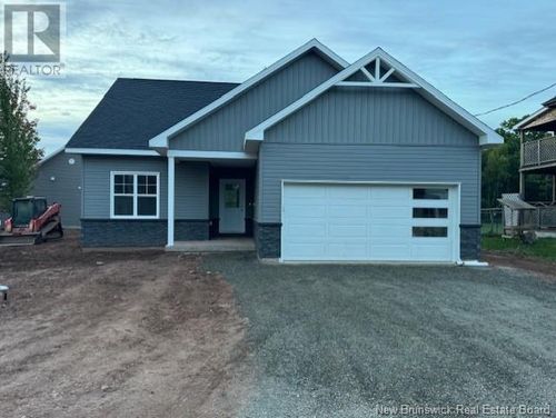 42 Connor St, Petitcodiac, NB, E4Z4G2 | Card Image