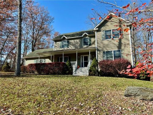 8 Carrington Court, Pleasant Valley, NY, 12578 | Card Image