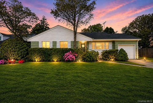 432 Maryland Ave, Freeport, NY, 11520-1047 | Card Image