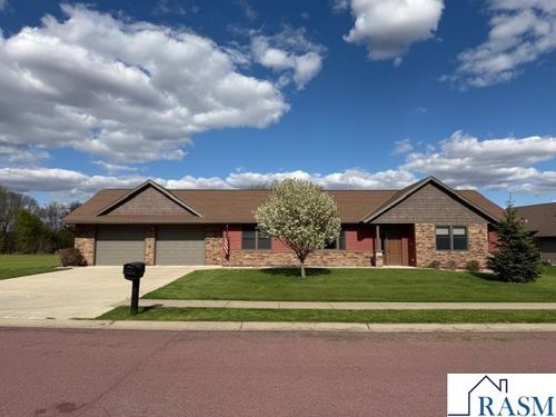 153 Creekside Dr, Mankato, MN, 56001-6442 | Card Image