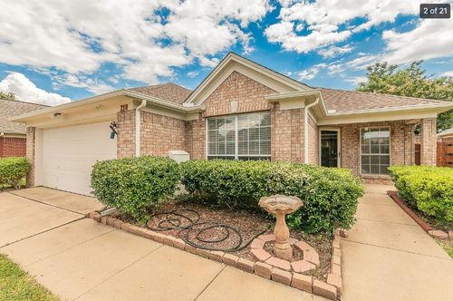 210 Madisson Dr, Euless, TX, 76039-3078 | Card Image