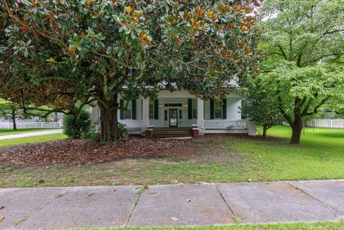 99 W Main St, Gibson, GA, 30810-4066 | Card Image