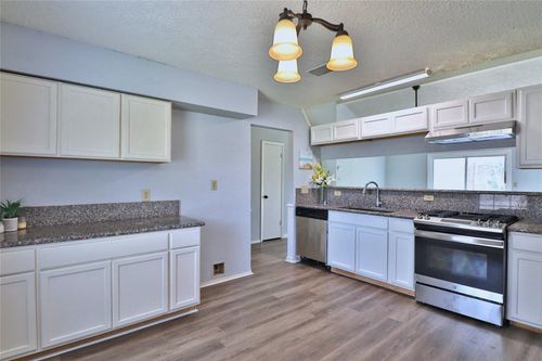 2706 S Brompton Dr, Pearland, TX, 77584-2206 | Card Image