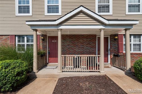 8825 Wrenwood Ln, Saint Louis, MO, 63144-1703 | Card Image