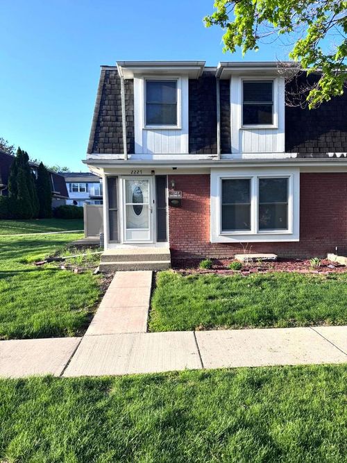 2227 Denton Ct, Schaumburg, IL, 60194-2512 | Card Image