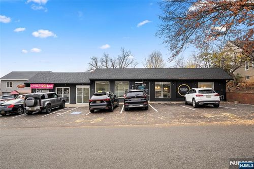 21 Van Blarcom Ave, Midland Park, NJ, 07432-1993 | Card Image