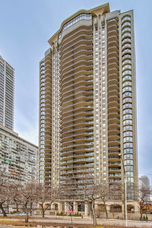 apt-12b-1040 N Lake Shore Dr, Chicago, IL, 60611-1135 | Card Image